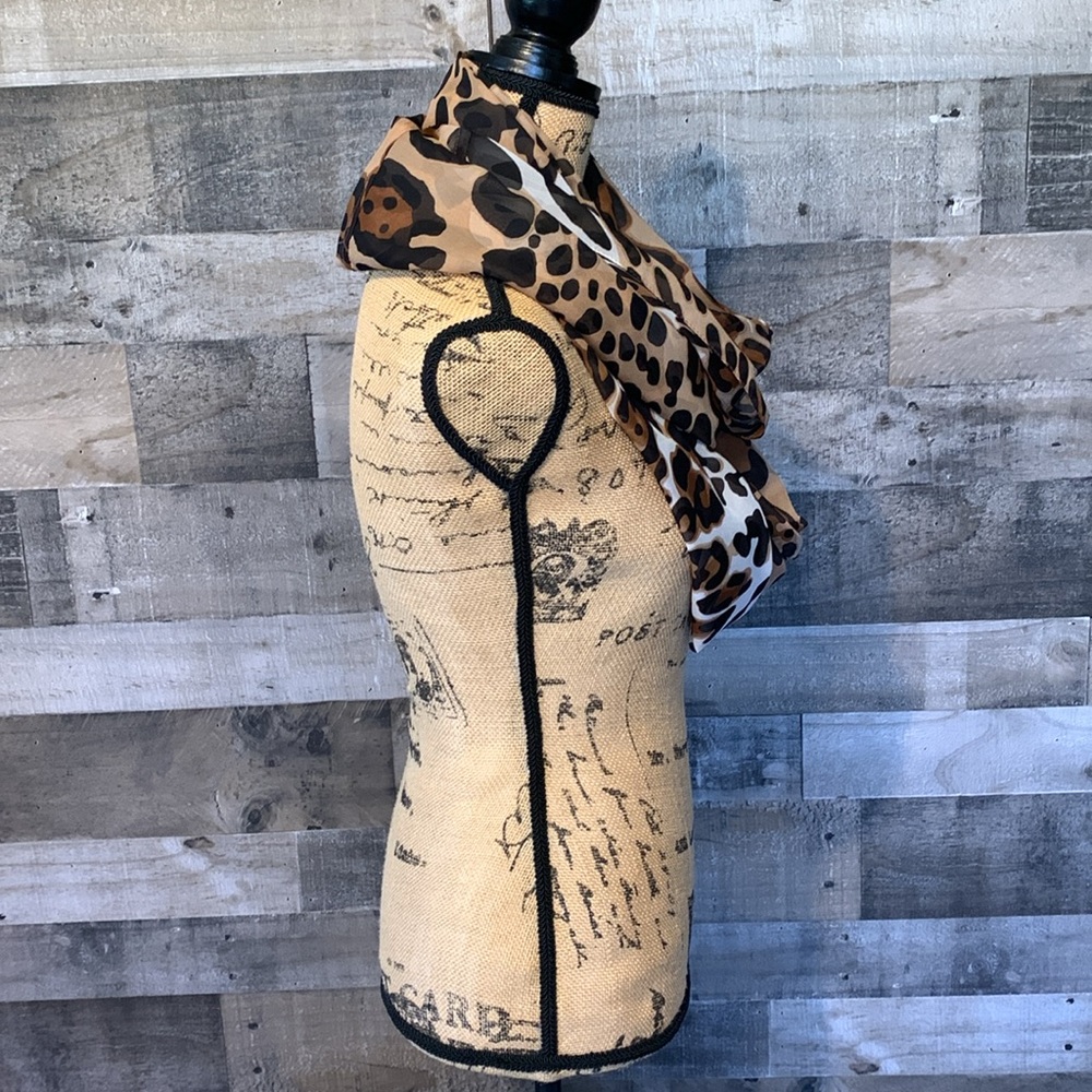 Hand Made Leopard Print Infinity Scarf - Picture 3 of 11